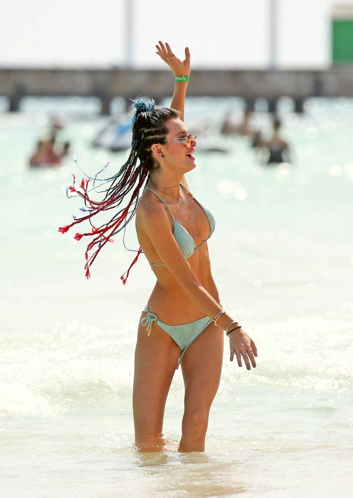 Bella Thorne En Bikini Cancun Olympine