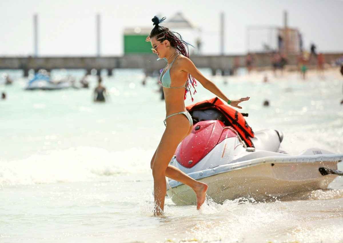 Bella Thorne En Bikini Cancun Olympine