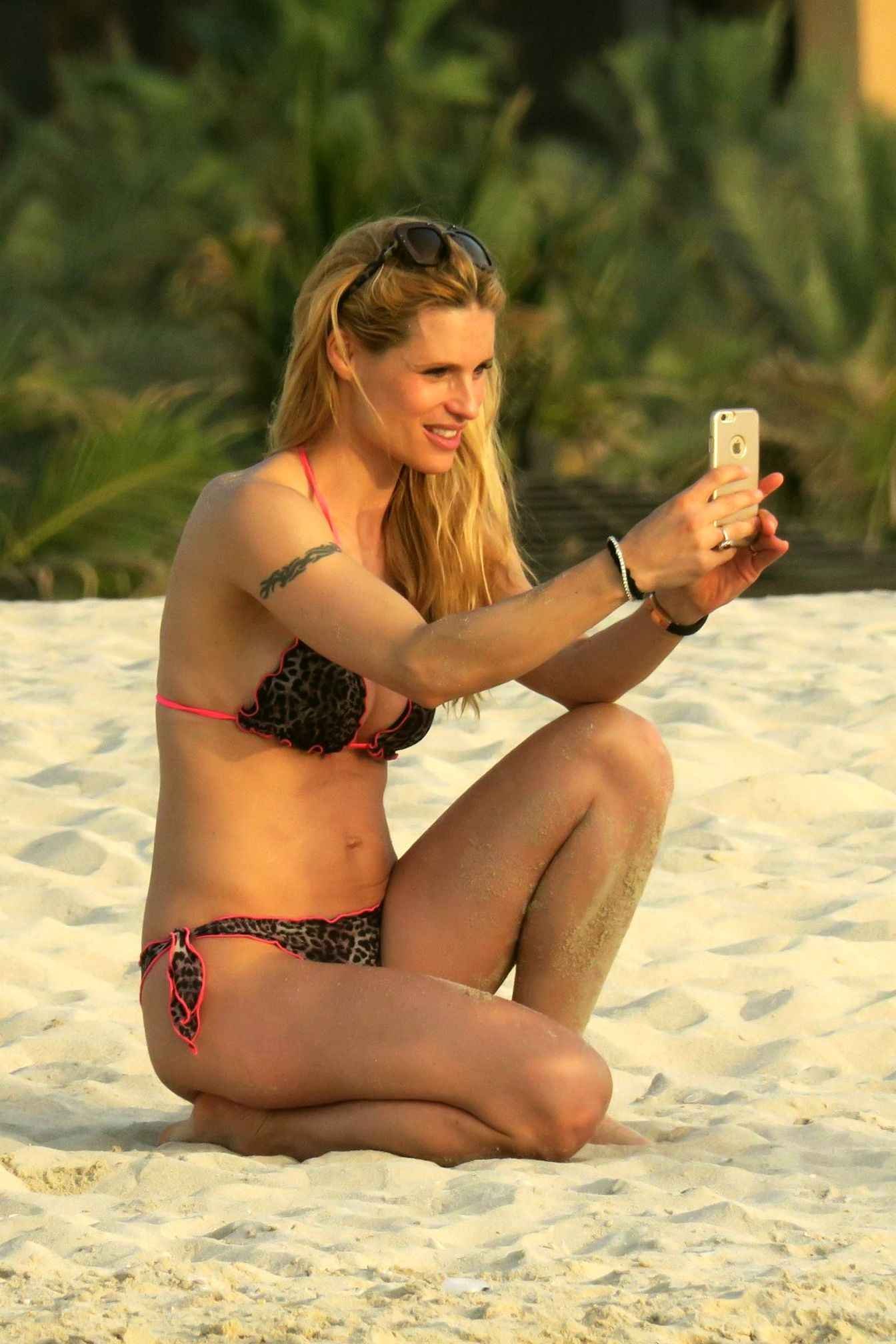 Michelle Hunziker En Bikini Duba Olympine