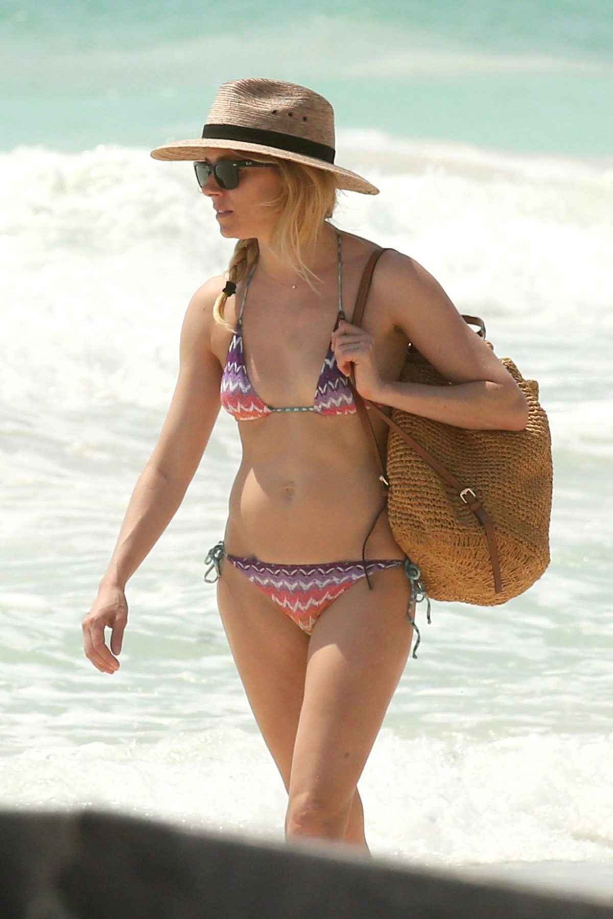 Sienna Miller En Bikini Cancun Olympine