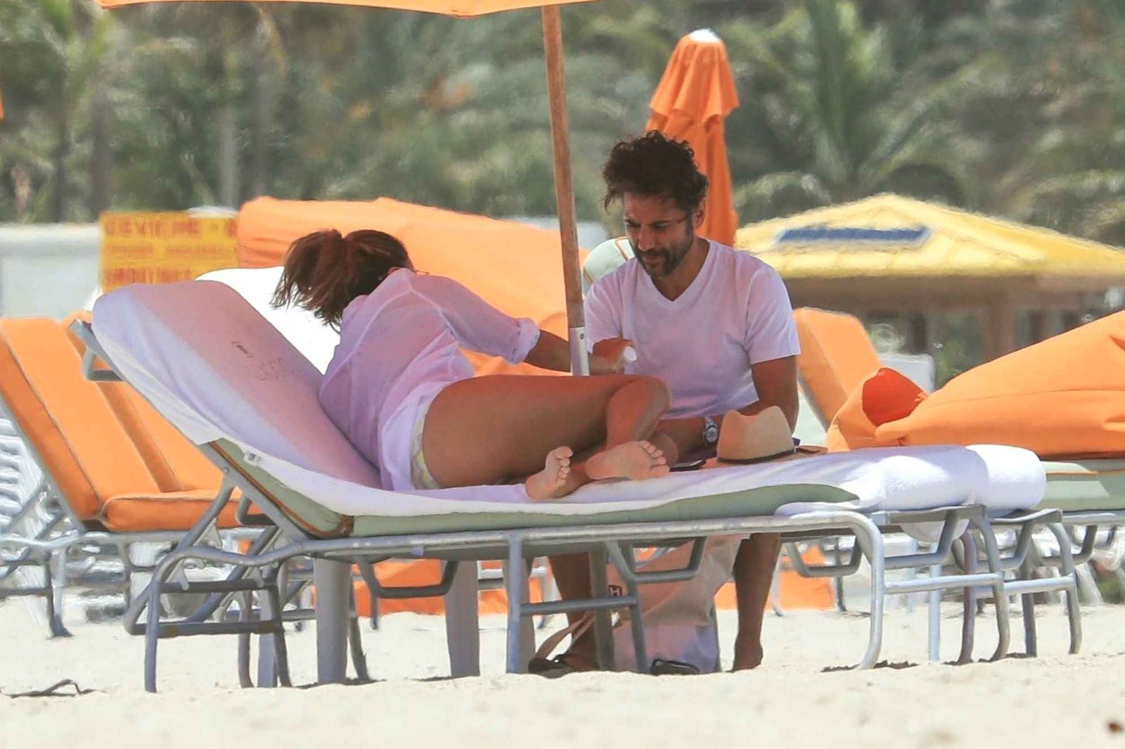 Eva Longoria en bikini à Miami Olympine