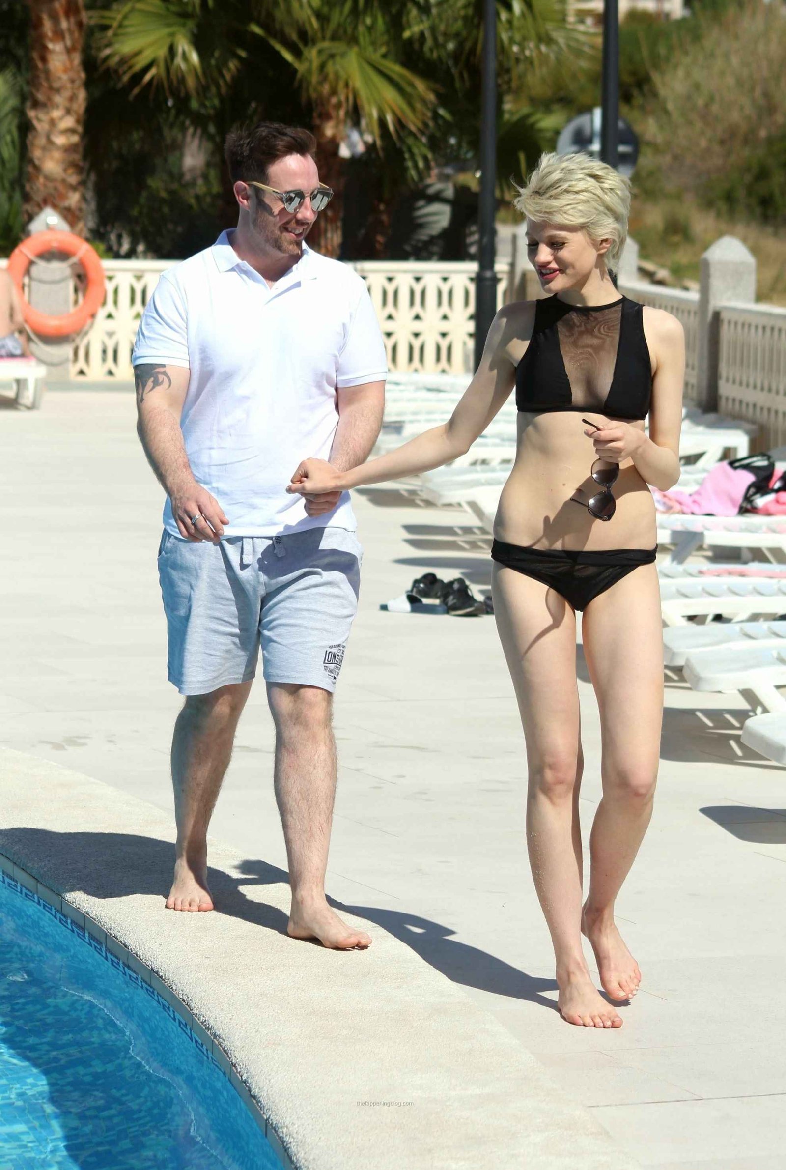 Chloe Jasmine En Bikini Au Cap Vert Olympine