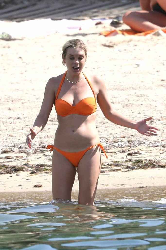 Chelsy Davy En Bikini Saint Tropez Olympine