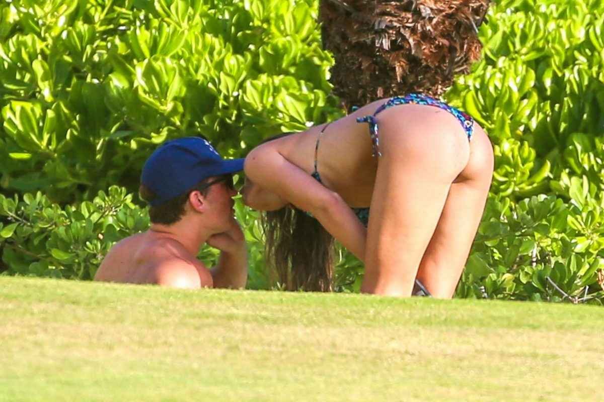 Keleigh Sperry en bikini à Maui Olympine