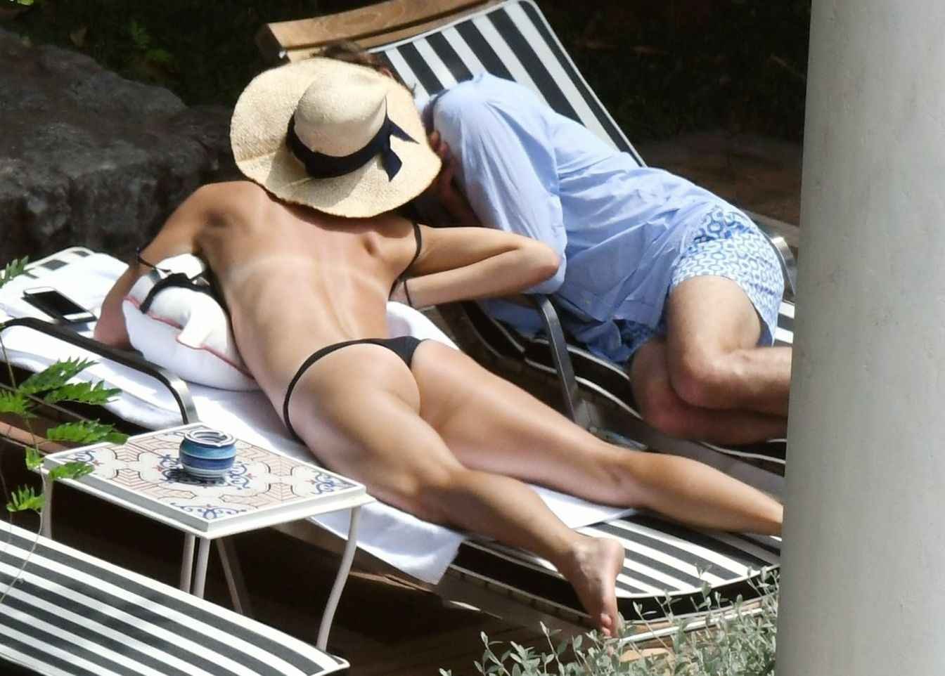 Maria Sharapova En Bikini Positano Olympine