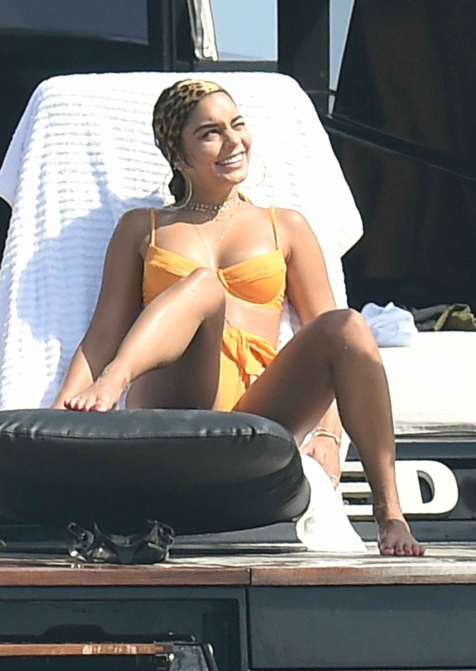 Vanessa Hudgens En Bikini En Italie Olympine