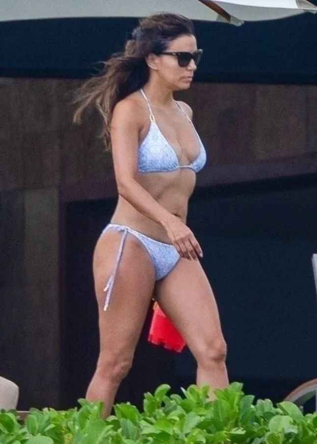 Eva Longoria En Bikini Cabo Olympine