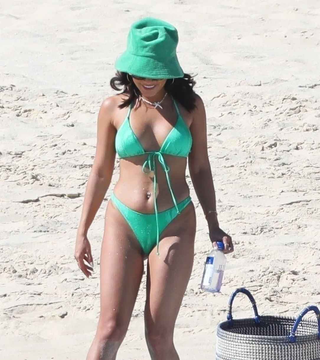 Vanessa Hudgens en bikini à Cabo San Lucas Olympine