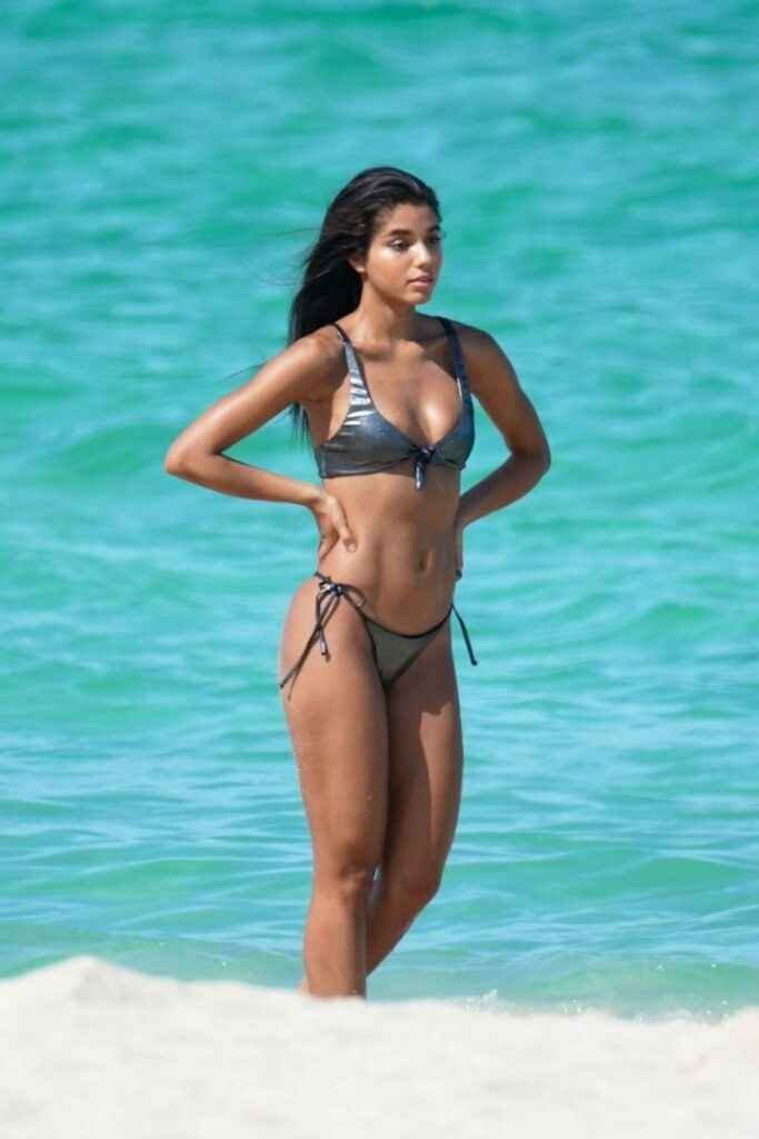 Yovanna Ventura Dans Un Nouveau Bikini Sexy Olympine