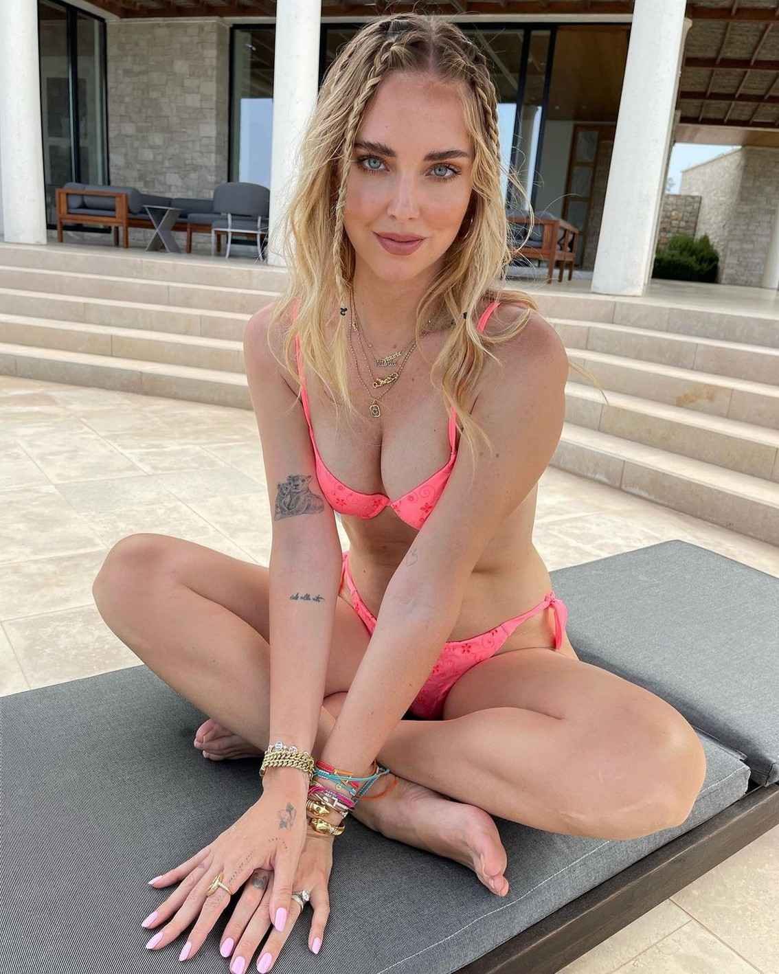 Chiara Ferragni Sexy En Bikini Rose Olympine