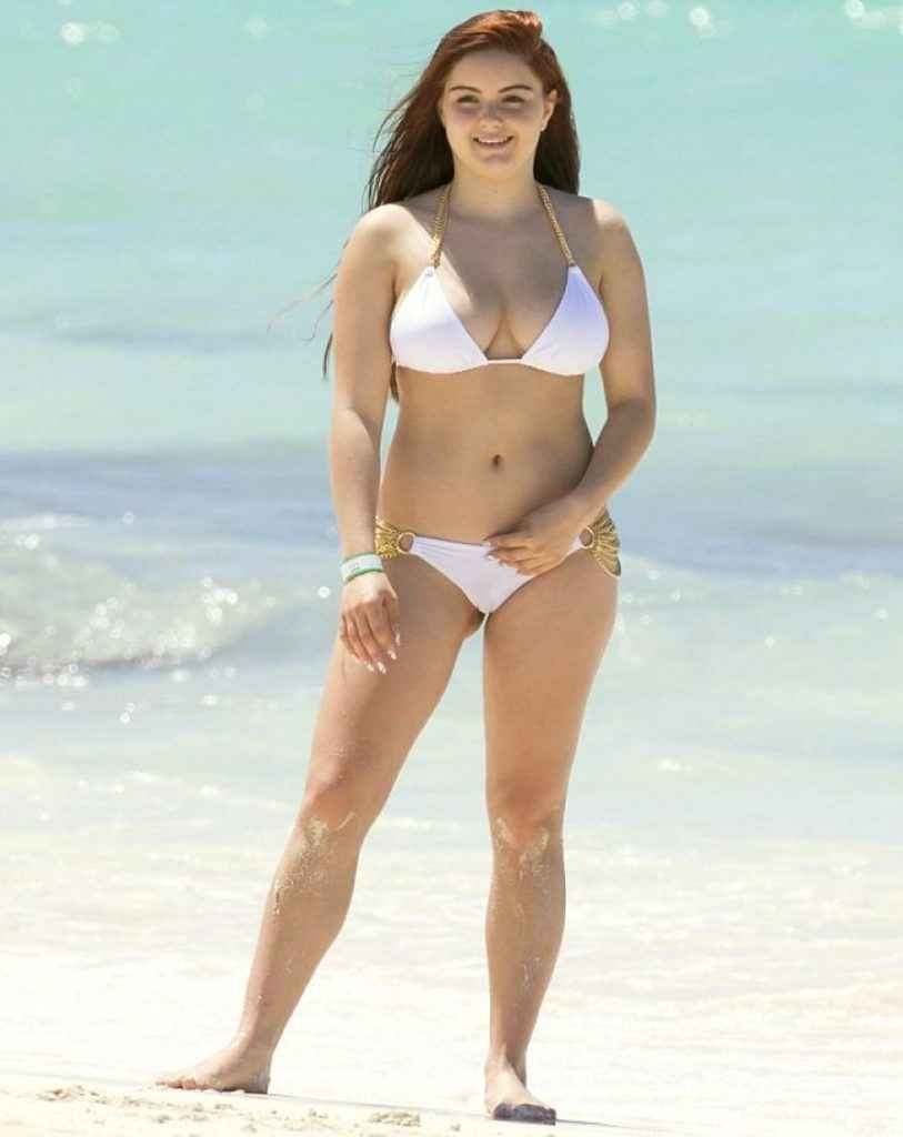 Ariel Winter en bikini aux Bahamas