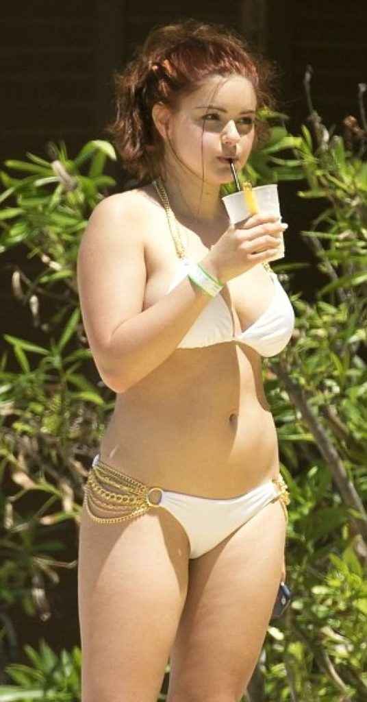 Ariel Winter en bikini aux Bahamas