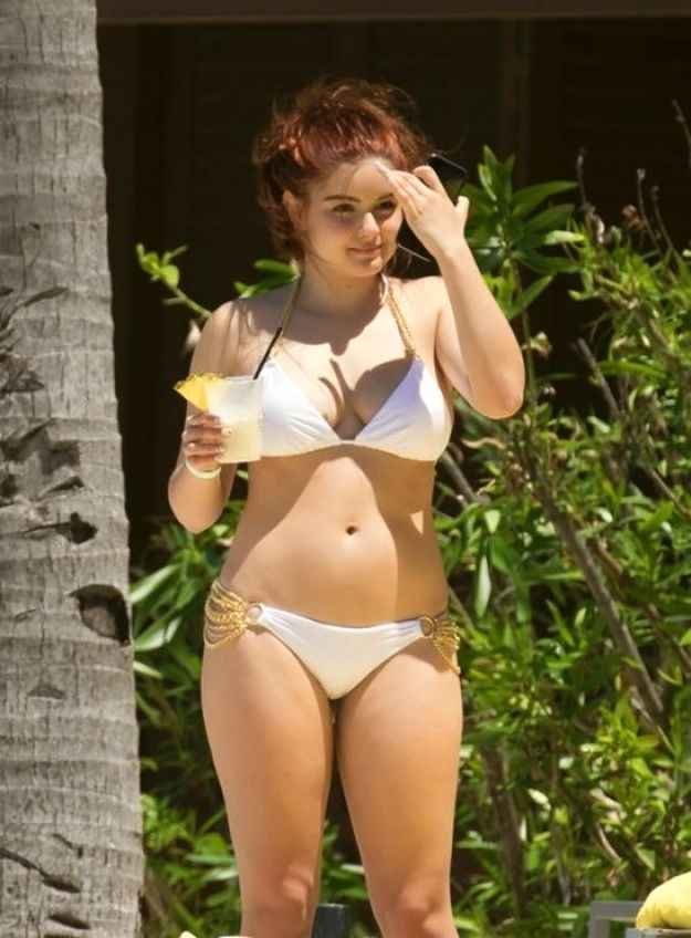 Ariel Winter en bikini aux Bahamas