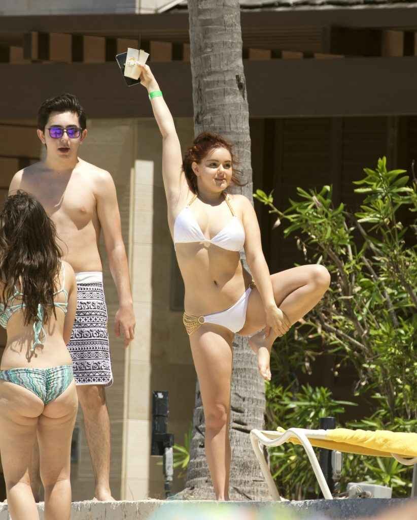 Ariel Winter en bikini aux Bahamas