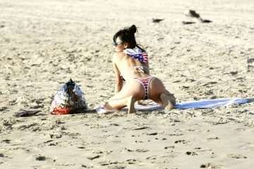 Bai Ling en bikini à Cali Beach