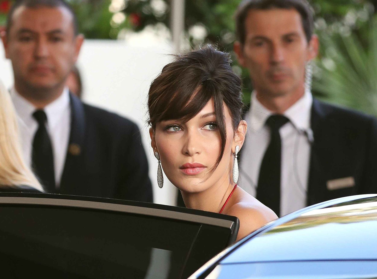 Oups, sous la jupe de Bella Hadid à Cannes 2016