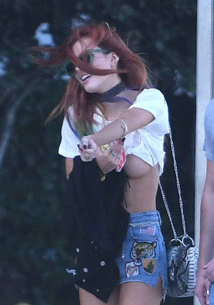 Bella Thorne a très envie de montrer ses seins