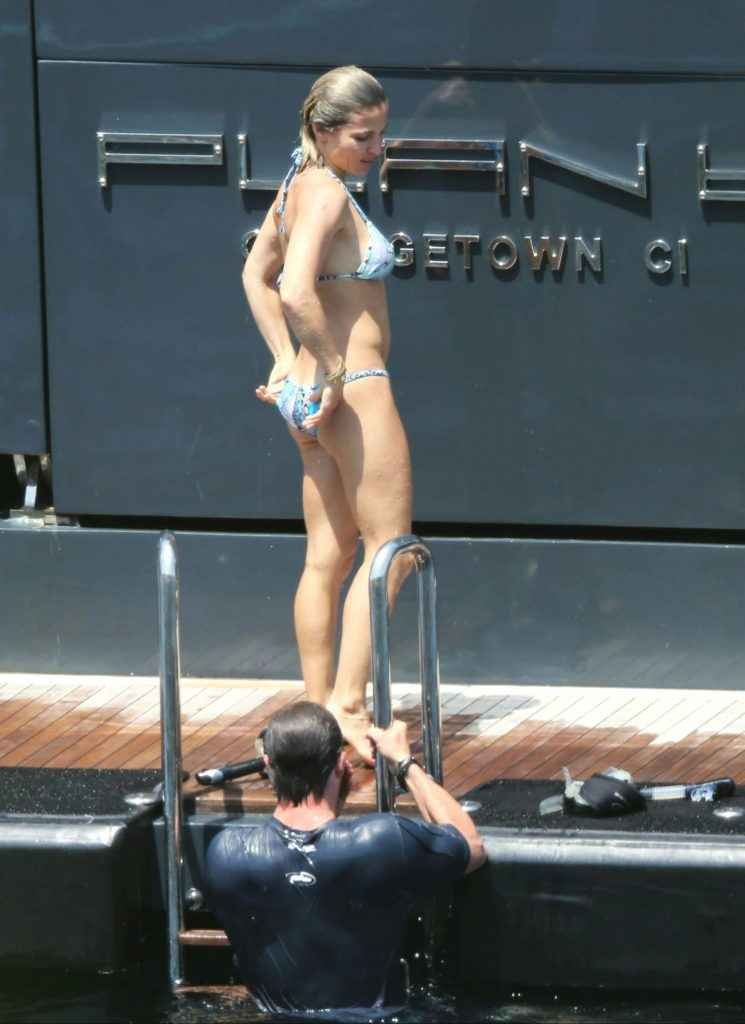 Elsa Pataky en bikini en Corse