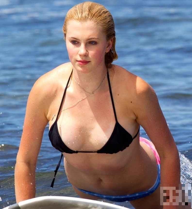 Ireland Baldwin en bikini à Hawaii