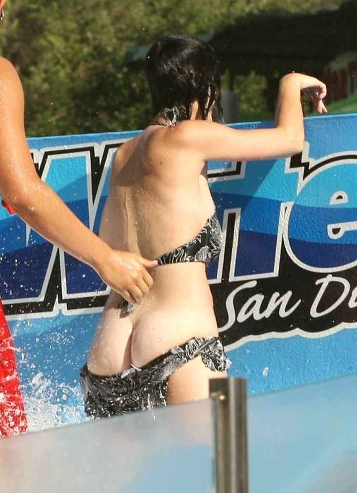 Katy Perri les fesses à l’air