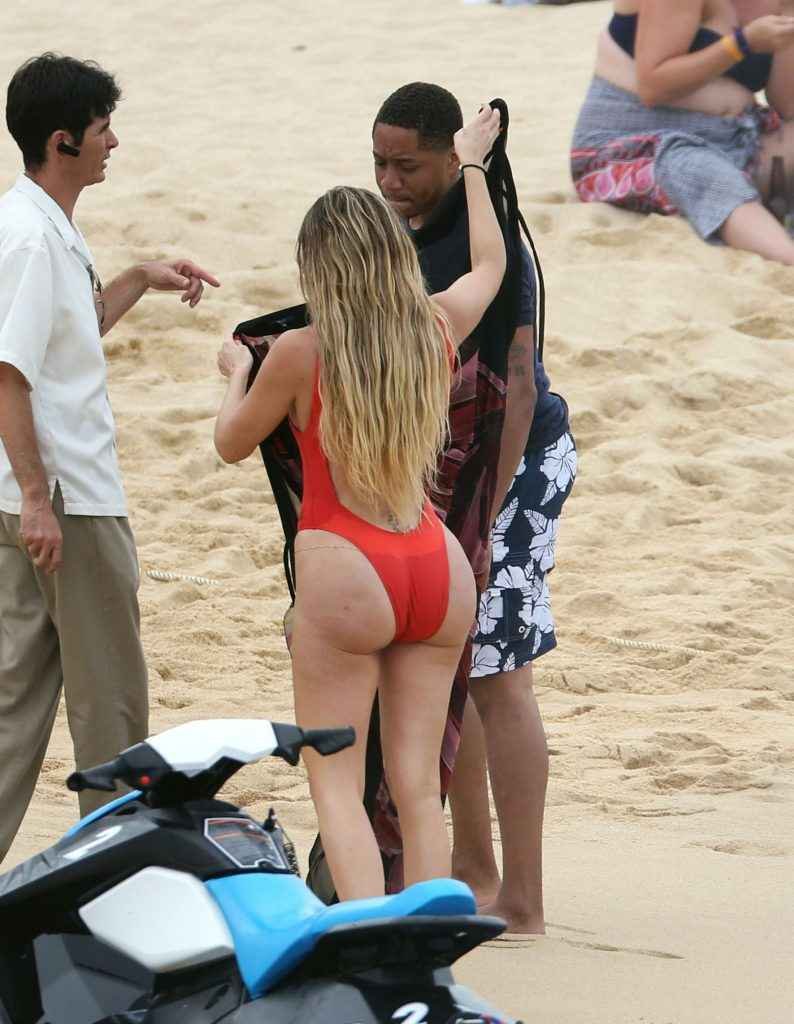 Khloe Kardashian en maillot de bain