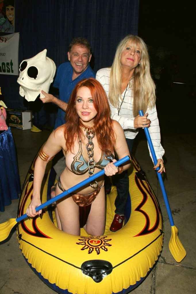 Maitland Ward à moitié nue pour la Comic Con de Long Beach