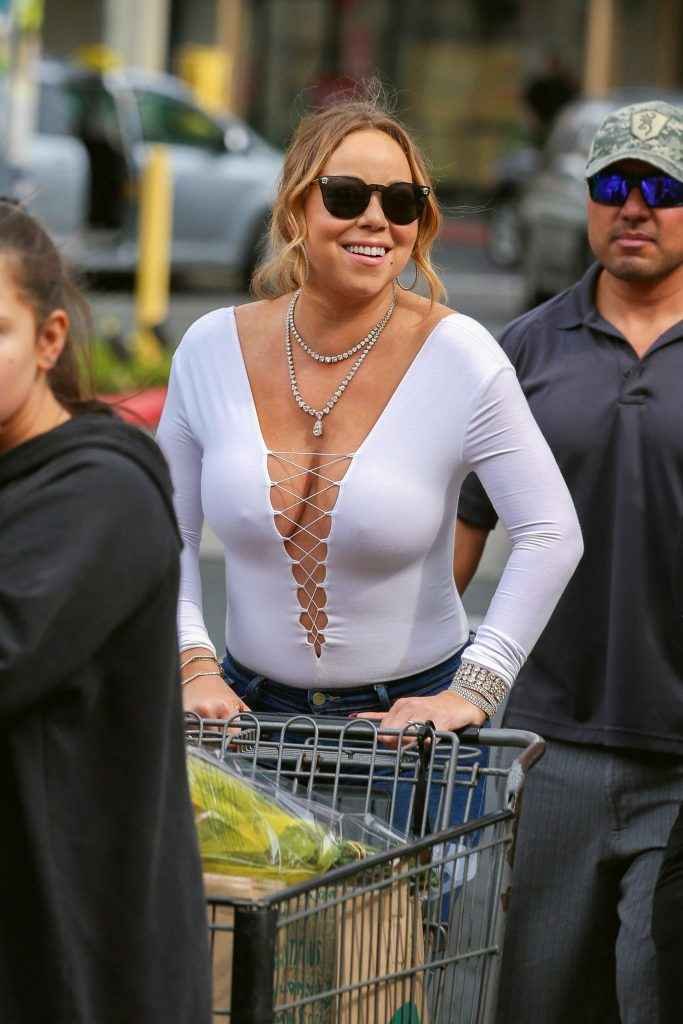 Mariah Carey exhibe un sérieux décolleté