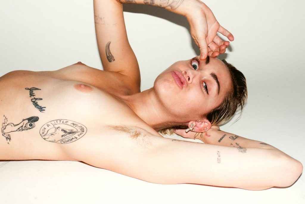 Miley Cyrus nue par Terry Richardson