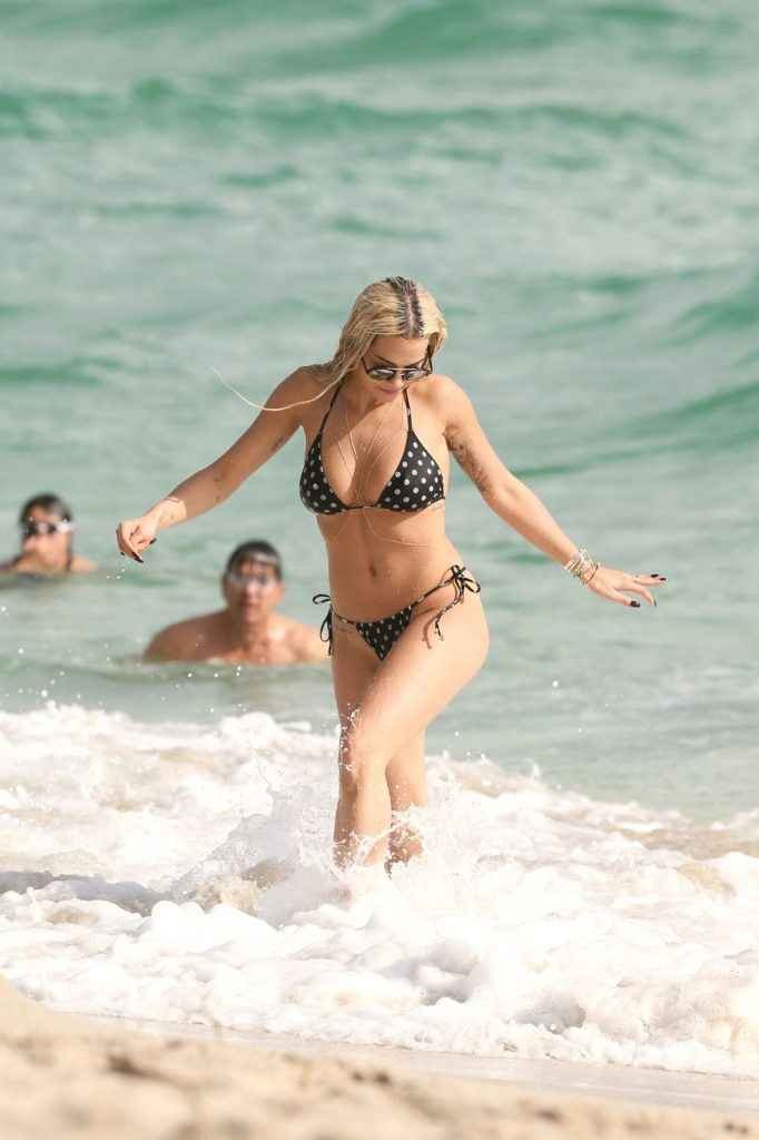Rita Ora en bikini à Miami