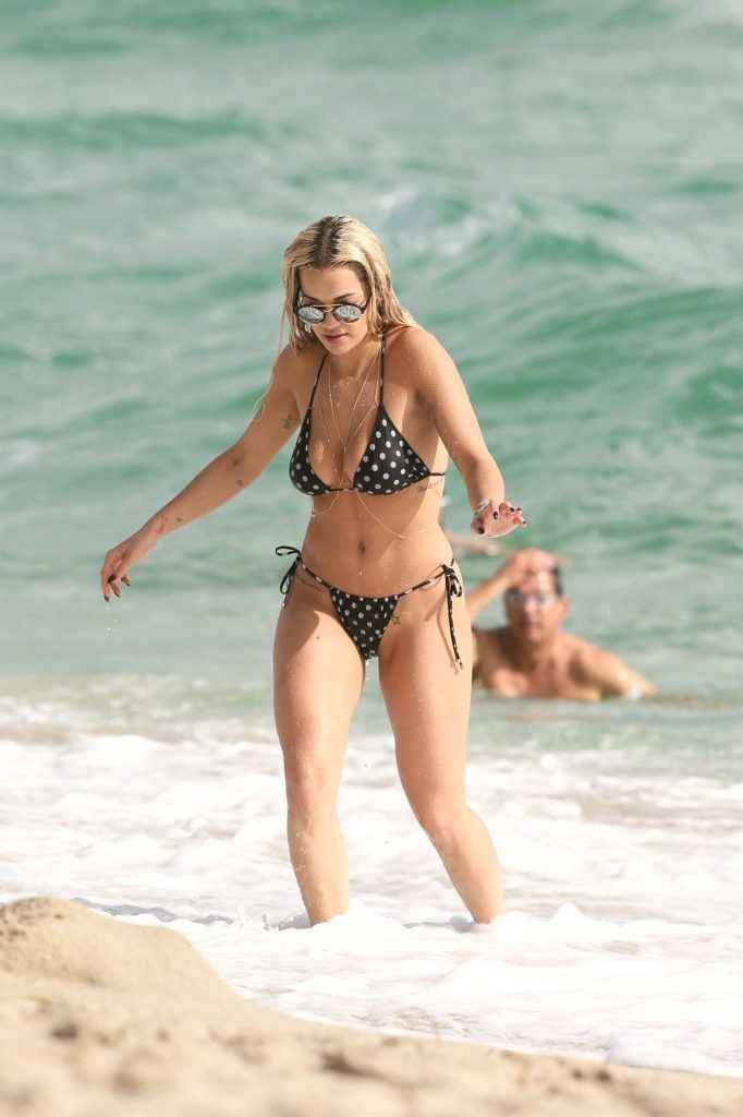 Rita Ora en bikini à Miami