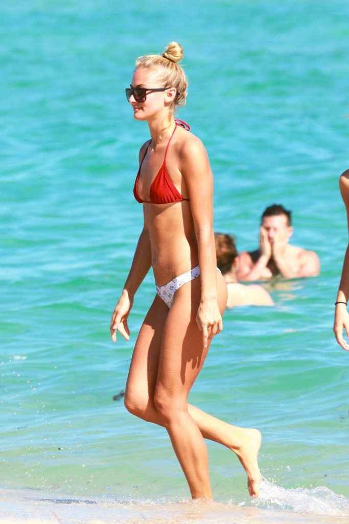 Selena Weber en bikini à Miami