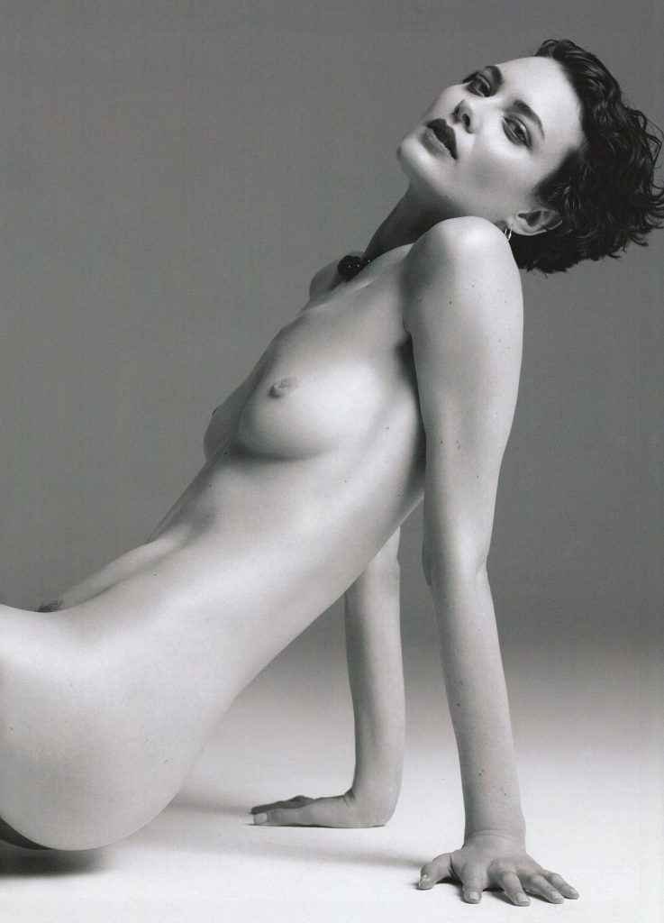 Shalom Harlow nue dans Purple Mag