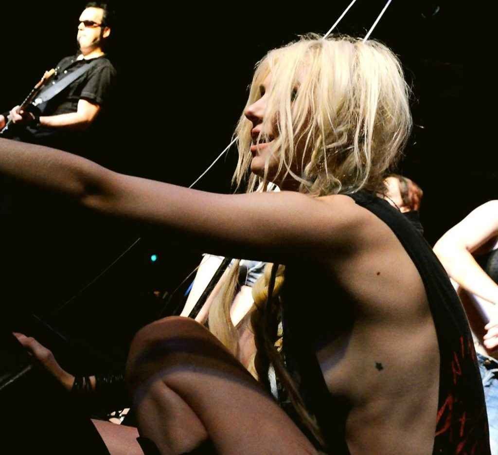 Taylor Momsen, un strip-tease à Barcelone