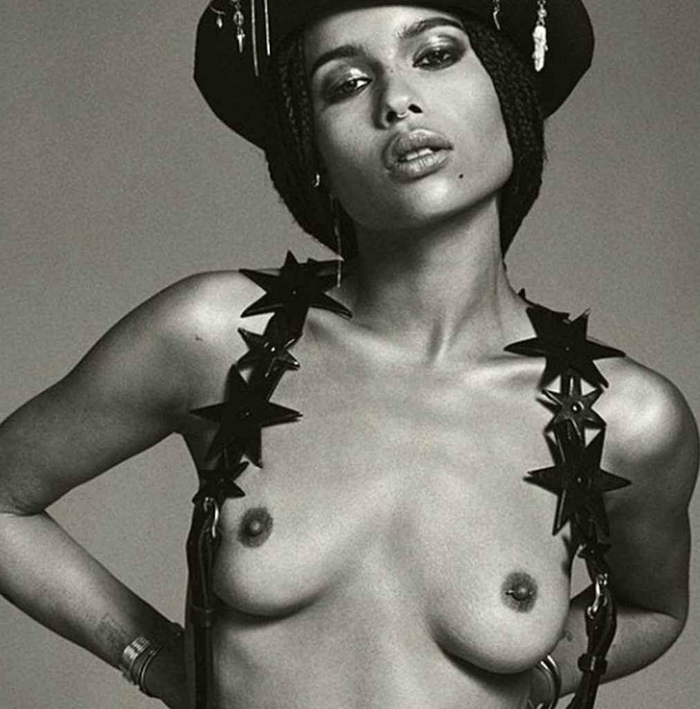 Zoe Kravitz seins nus pour Flaunt Mag