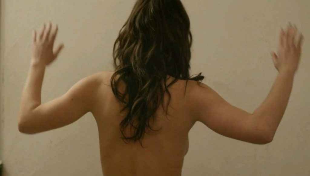 Adèle Exarchopoulos nue dans Éperdument