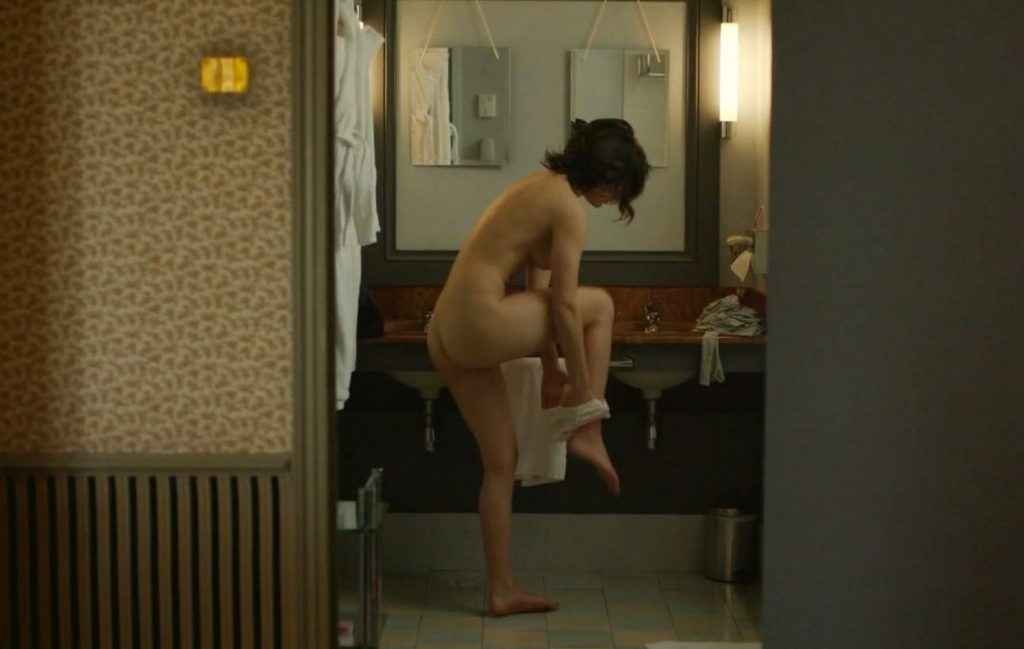 Adèle Exarchopoulos nue dans Éperdument