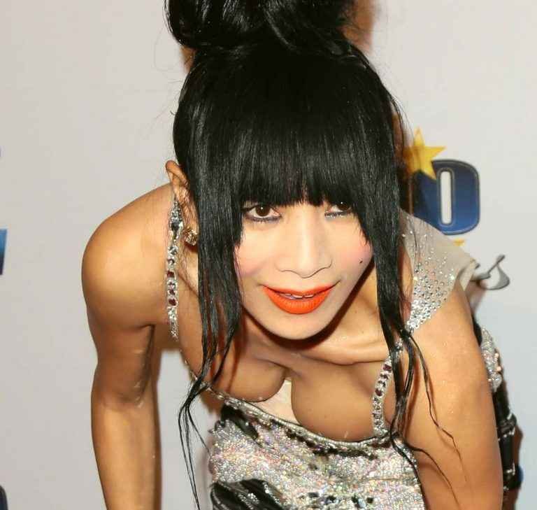 Le décolleté de Bai Ling à Beverly Hills