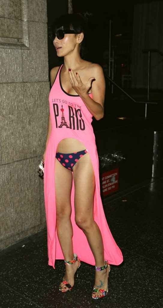 Bai Ling exhibe sa petite culotte