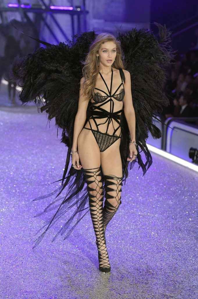 Gigi Hadid pour Victoria's Secret à Paris