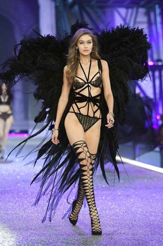 Gigi Hadid pour Victoria's Secret à Paris