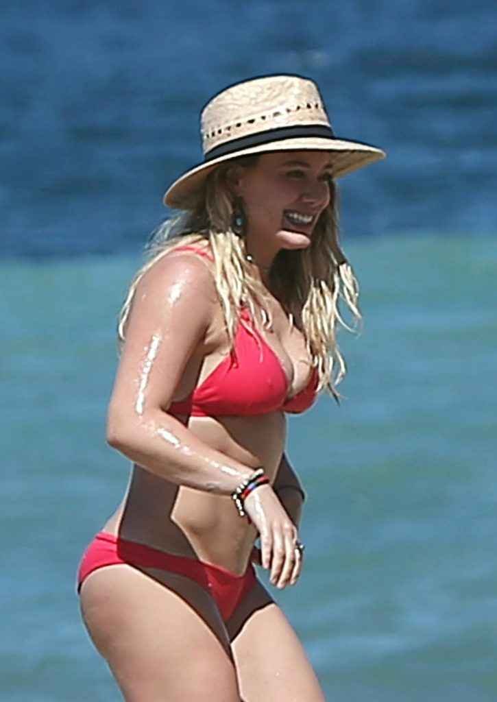 Hilary Duff en bikini au Mexique