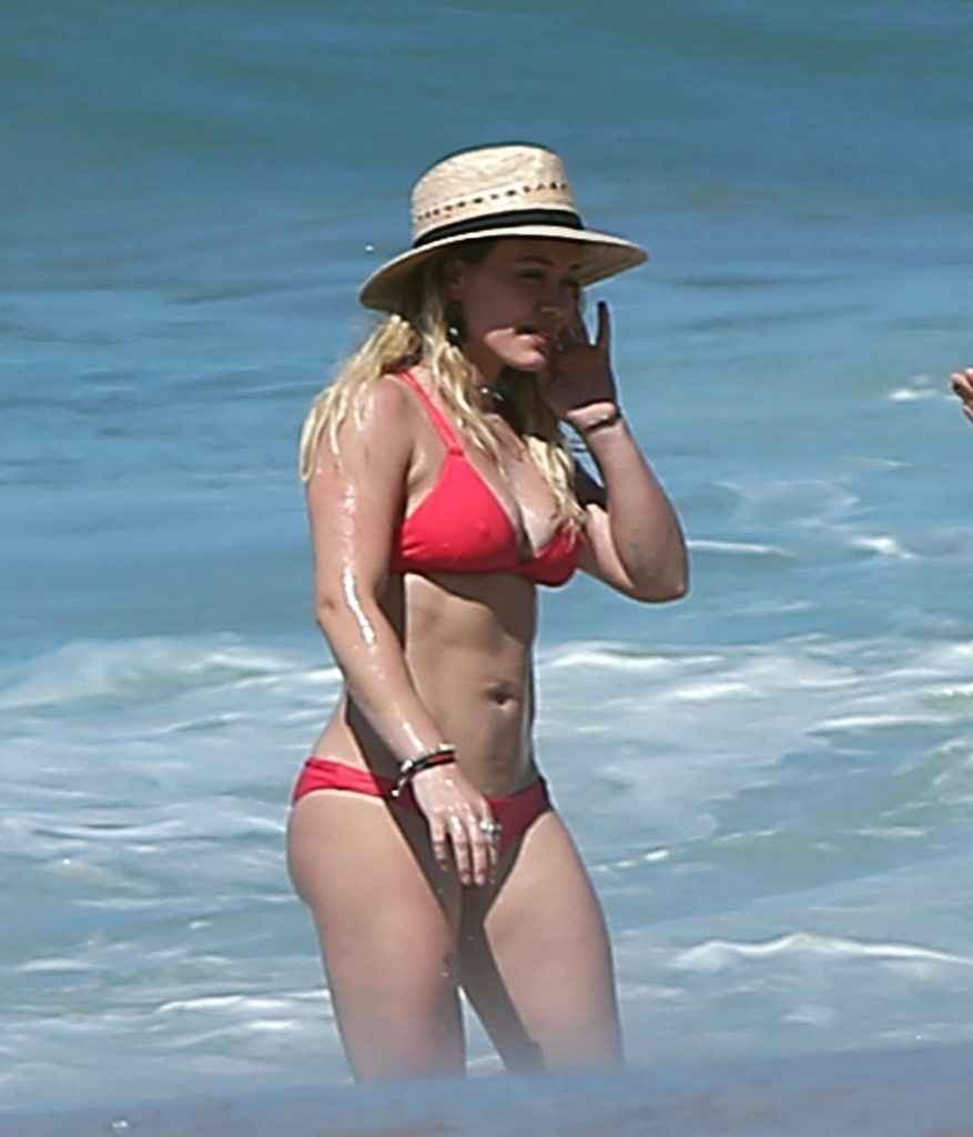 Hilary Duff en bikini au Mexique