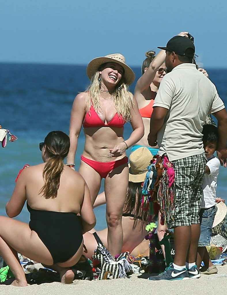 Hilary Duff en bikini au Mexique