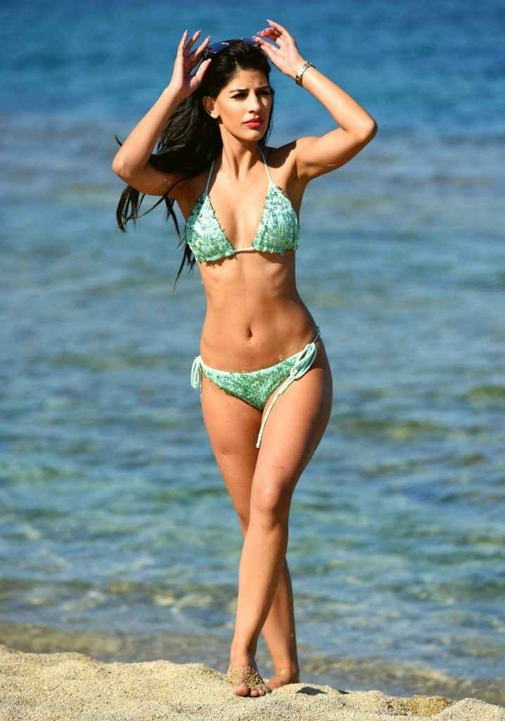 Jasmin Walia en bikini à Mykonos