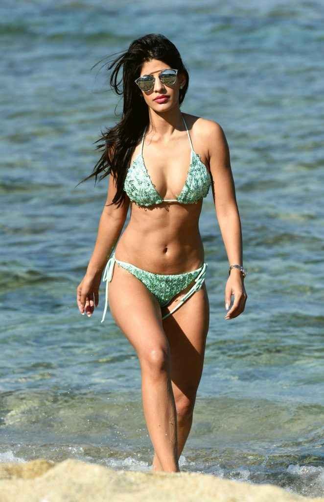 Jasmin Walia en bikini à Mykonos