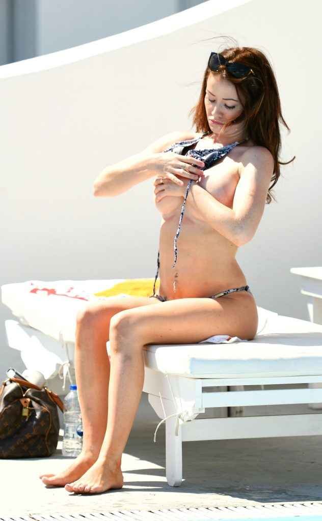Jess Impiazzi en bikini à Melbourne