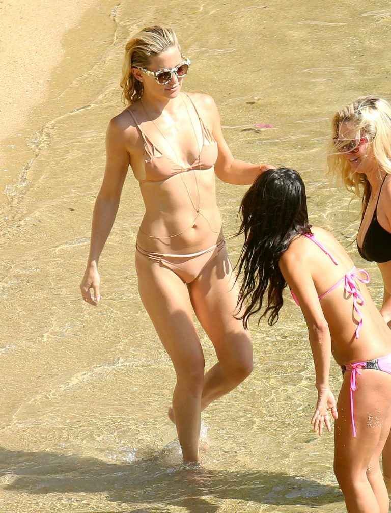 Kate Hudson en bikini en Grèce