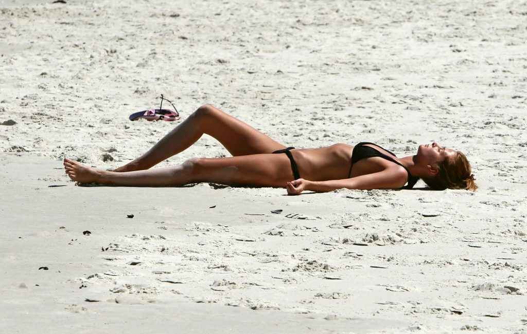 Millie Mackintosh en bikini en Afrique du Sud