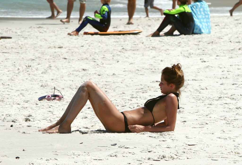 Millie Mackintosh en bikini en Afrique du Sud