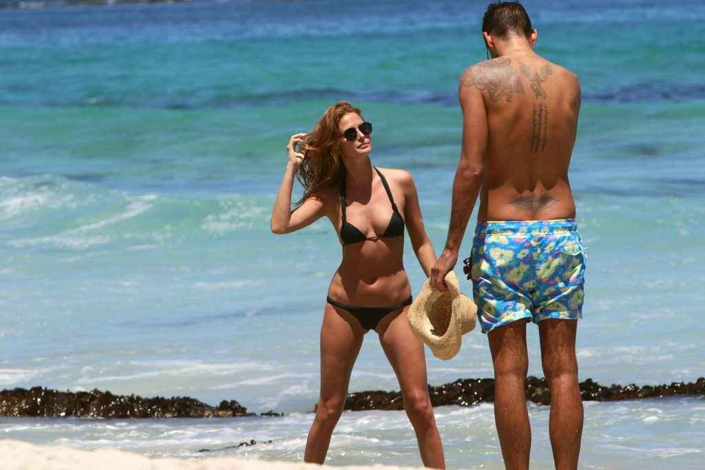 Millie Mackintosh en bikini en Afrique du Sud